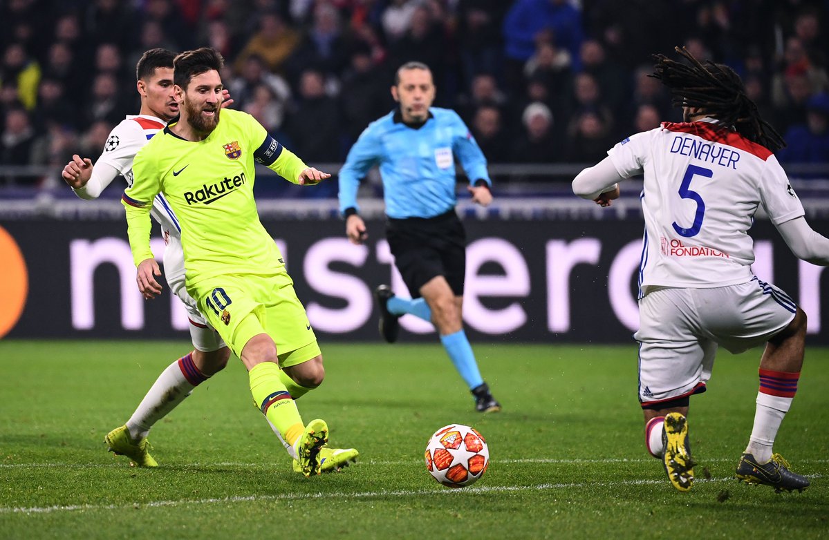 包含智利鏖战勒沃库森，苏亚雷斯状态火热的词条